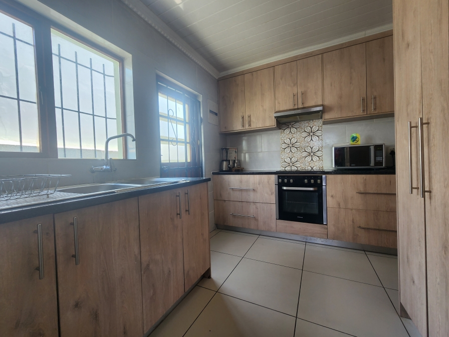 3 Bedroom Property for Sale in Clairewood Western Cape